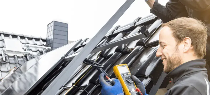 Co robi elektryk na praktykach? Od BHP po PV!